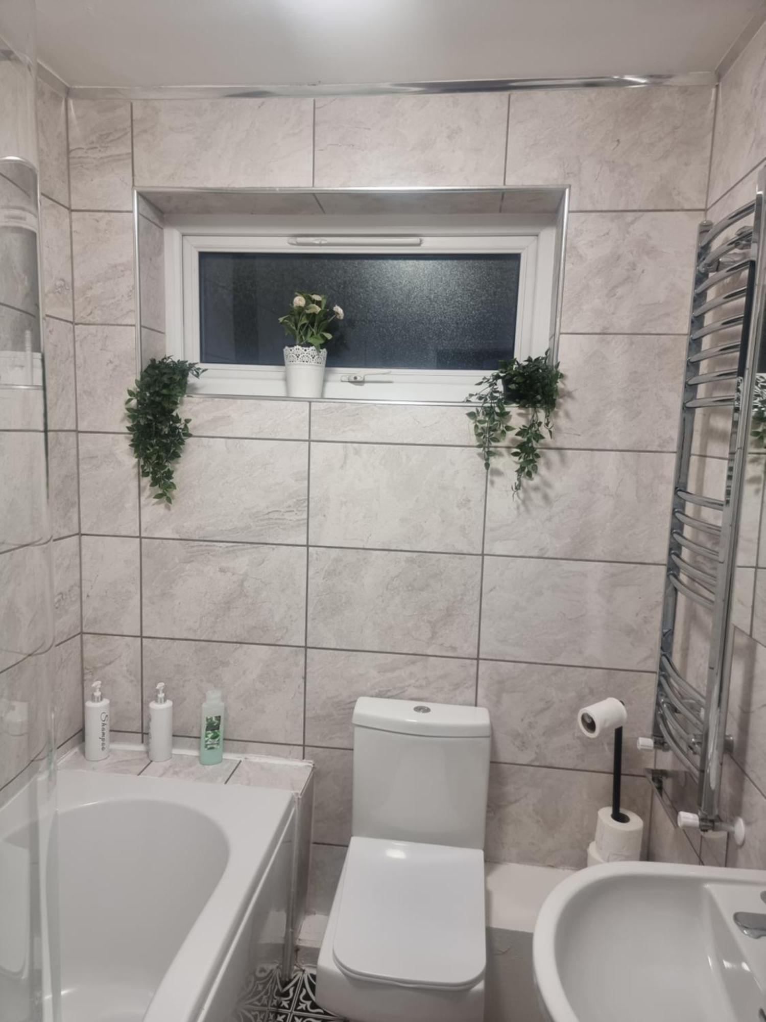 Spacious House In Central Manchester Extérieur photo